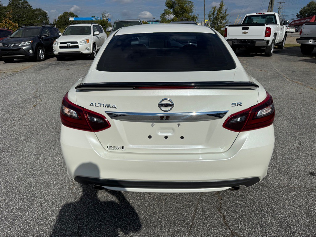 2017 Nissan Altima Image 6