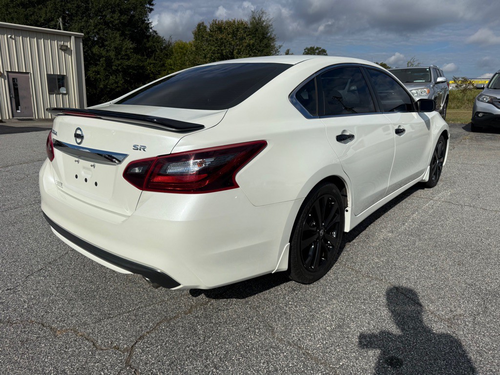 2017 Nissan Altima Image 7