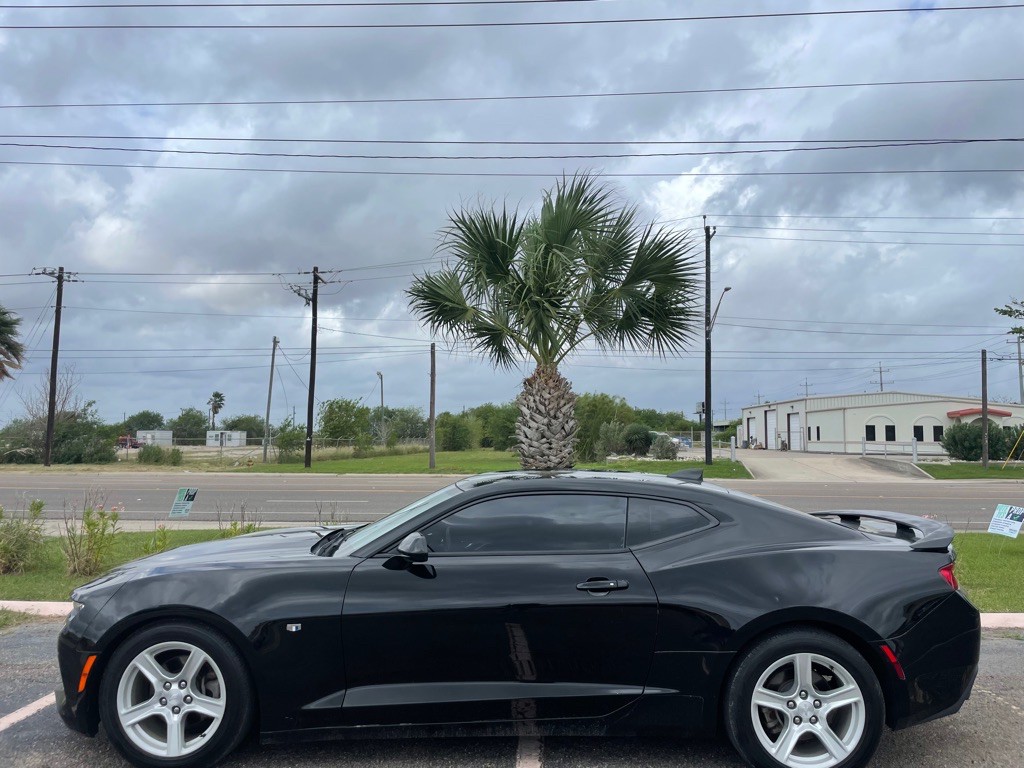 2016 Chevrolet Camaro Image 1