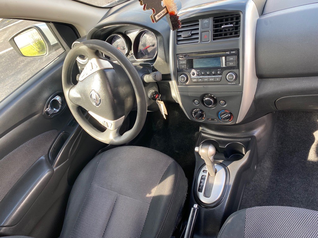 2015 Nissan Versa Image 6