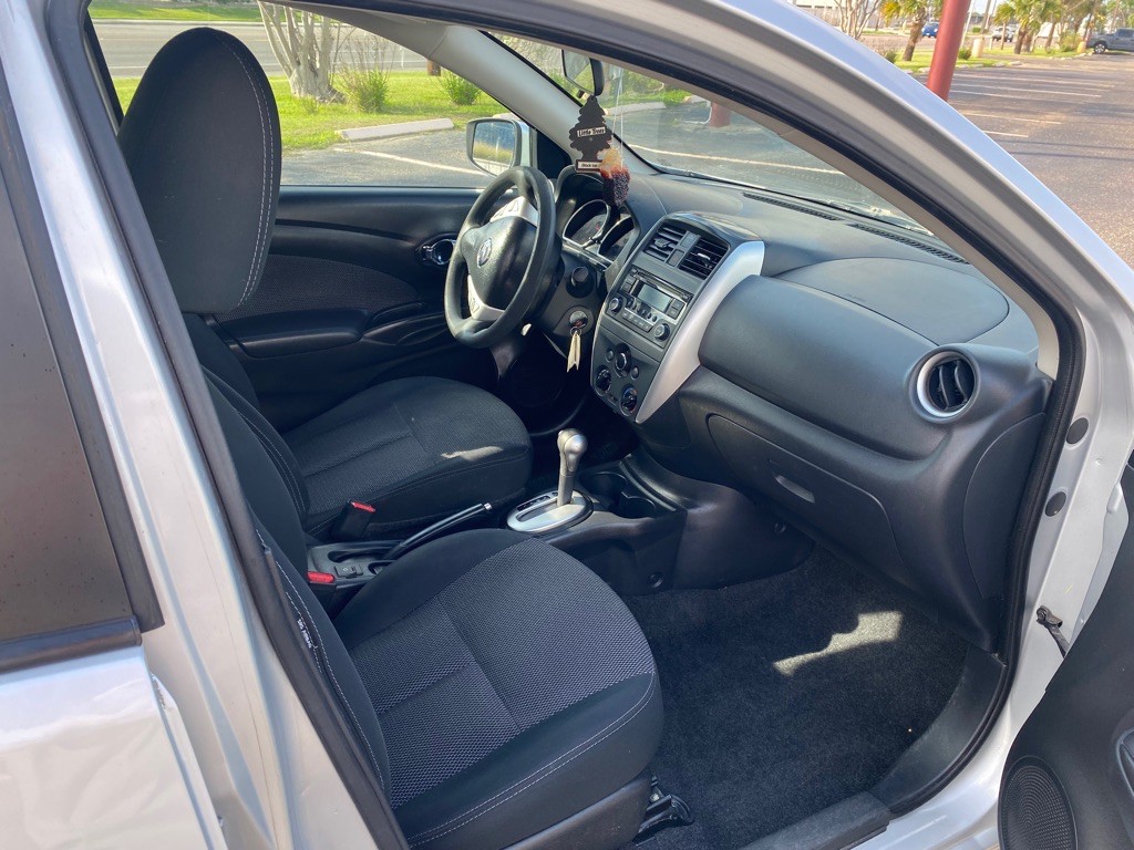 2015 Nissan Versa Image 7
