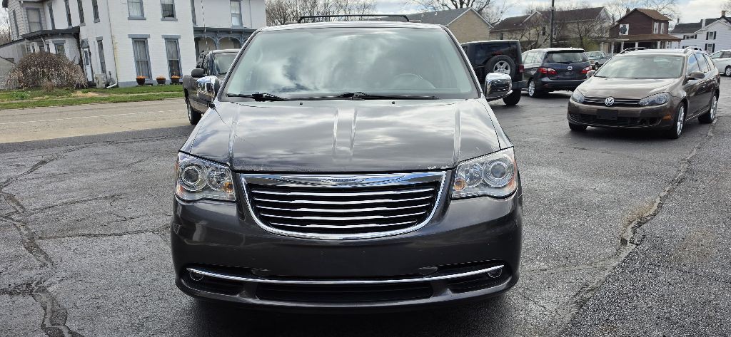 2016 Chrysler Town & Country Image 6