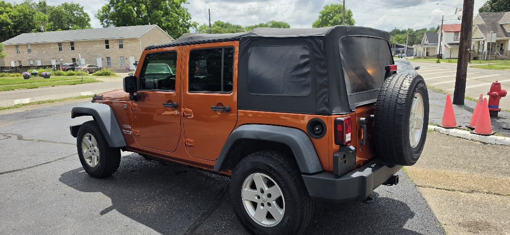 2011 Jeep Wrangler Unlimited Image 9