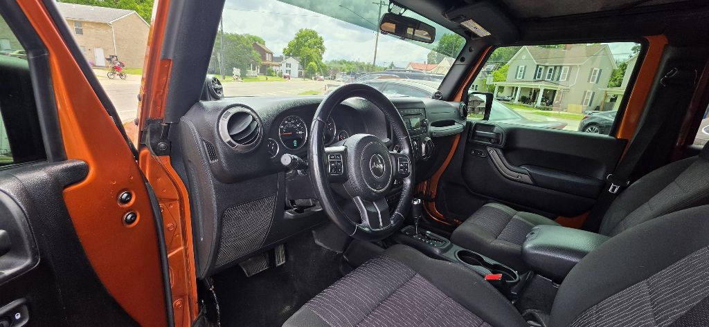 2011 Jeep Wrangler Unlimited Image 15