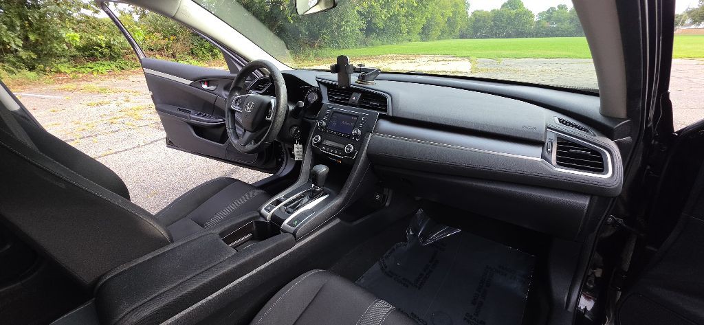 2018 Honda Civic Image 9