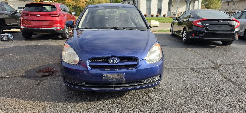 2010 Hyundai Accent Image 3