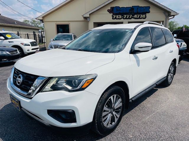 2017 Nissan Pathfinder Image 1