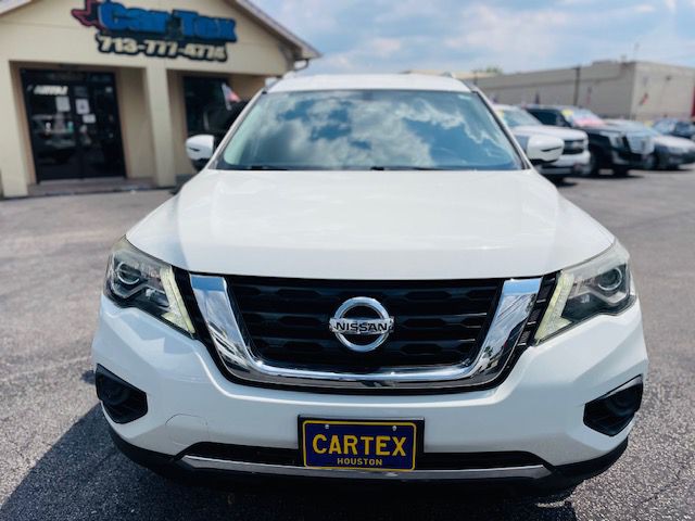 2017 Nissan Pathfinder Image 2
