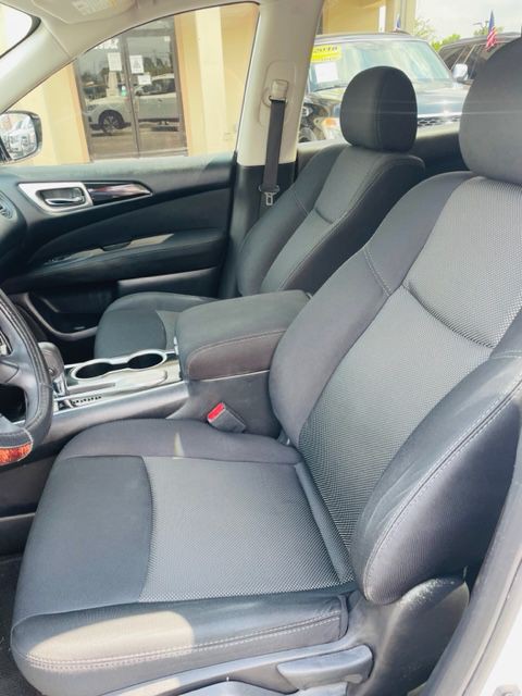 2017 Nissan Pathfinder Image 5