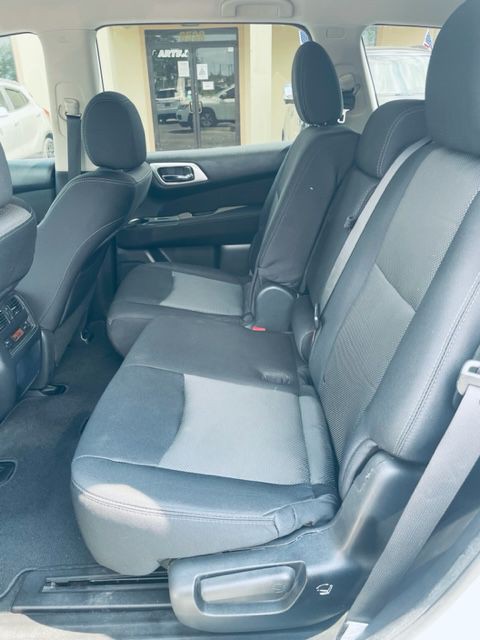 2017 Nissan Pathfinder Image 6