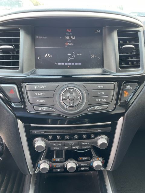2017 Nissan Pathfinder Image 9
