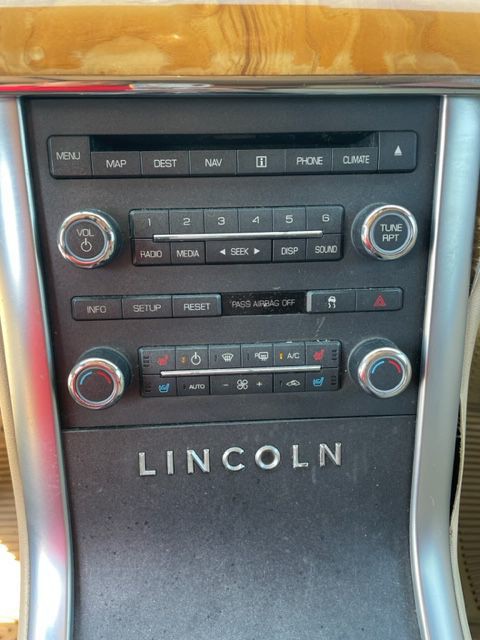 2009 Lincoln MKS Image 8