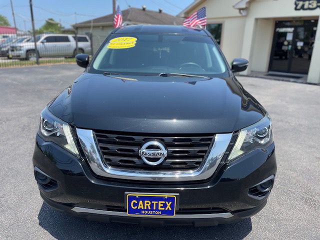 2017 Nissan Pathfinder Image 2
