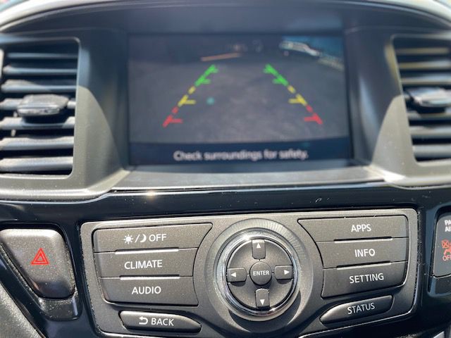 2017 Nissan Pathfinder Image 10