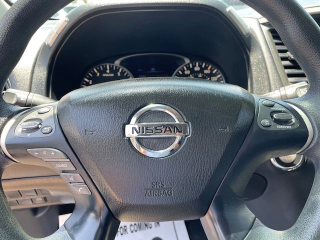 2017 Nissan Pathfinder Image 11