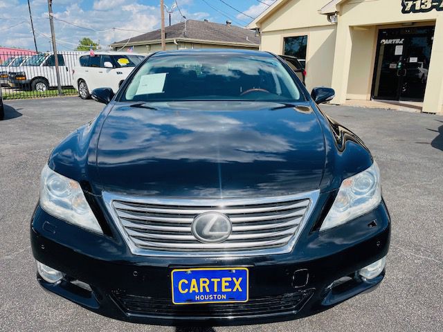 2010 Lexus LS Image 2