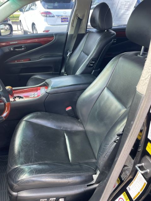 2010 Lexus LS Image 5
