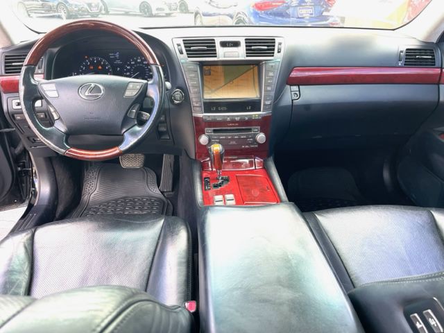 2010 Lexus LS Image 8