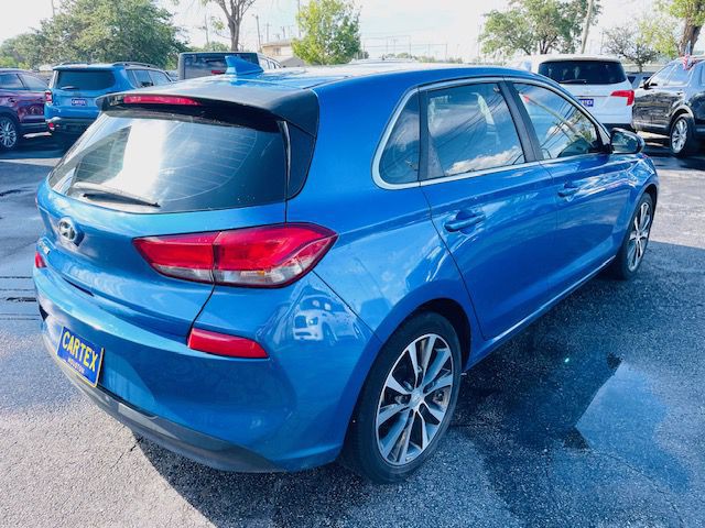 2018 Hyundai Elantra Image 3