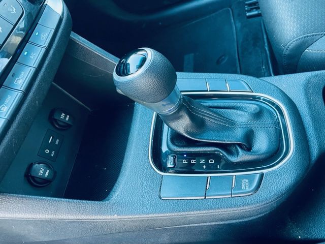 2018 Hyundai Elantra Image 8