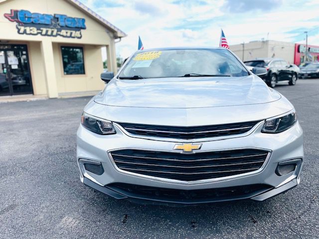 2018 Chevrolet Malibu Image 2