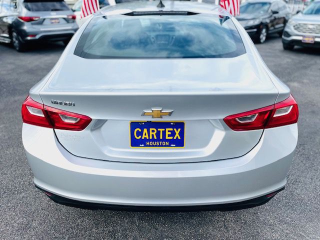 2018 Chevrolet Malibu Image 4