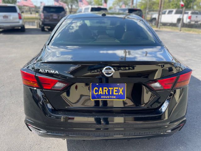 2020 Nissan Altima Image 4