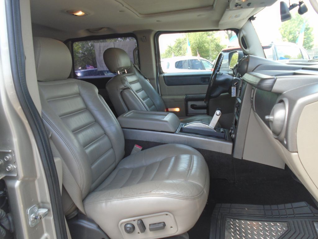 2004 HUMMER H2 Image 11