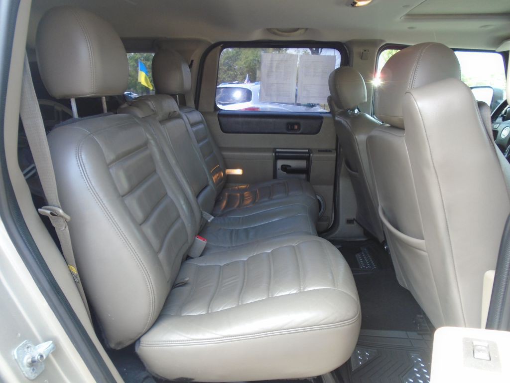 2004 HUMMER H2 Image 12