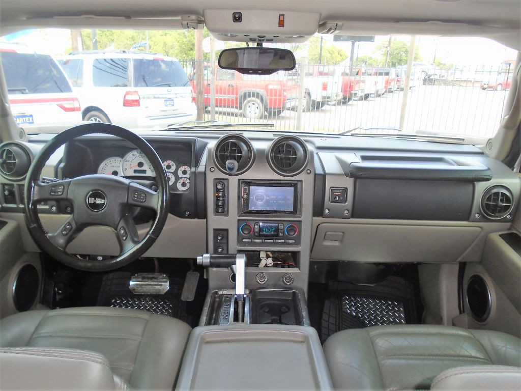 2004 HUMMER H2 Image 13