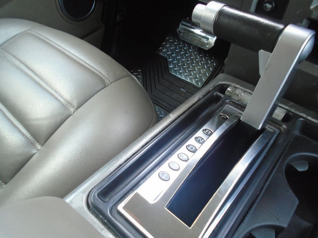 2004 HUMMER H2 Image 16