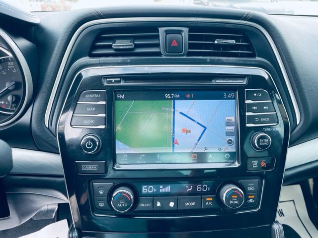 2016 Nissan Maxima Image 9