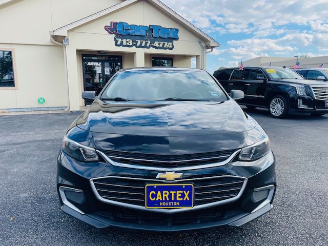 2016 Chevrolet Malibu Image 2