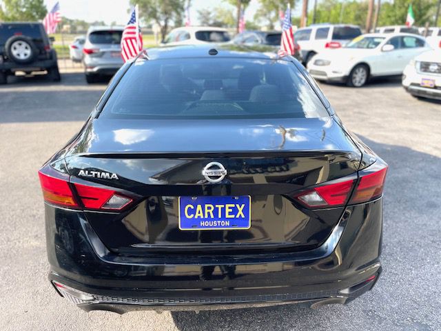 2020 Nissan Altima Image 4