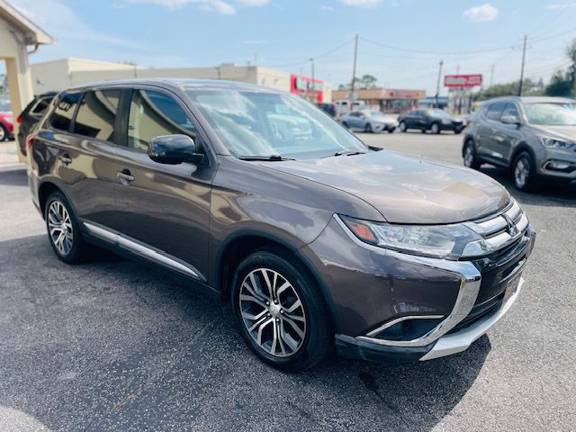 2018 Mitsubishi Outlander Image 3
