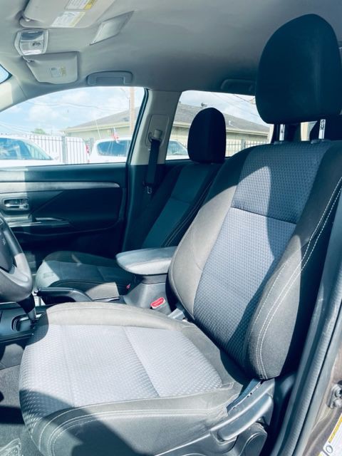 2018 Mitsubishi Outlander Image 5