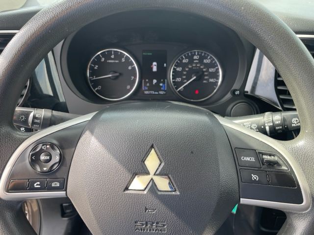 2018 Mitsubishi Outlander Image 11