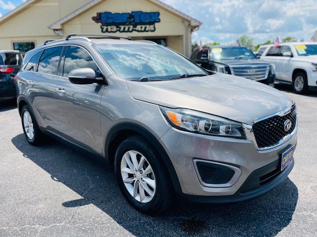 2016 Kia Sorento Image 1
