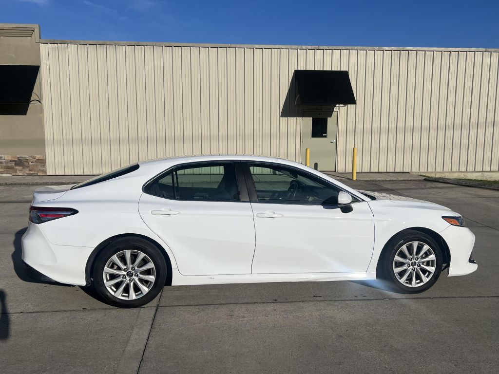 2018 Toyota Camry Image 8