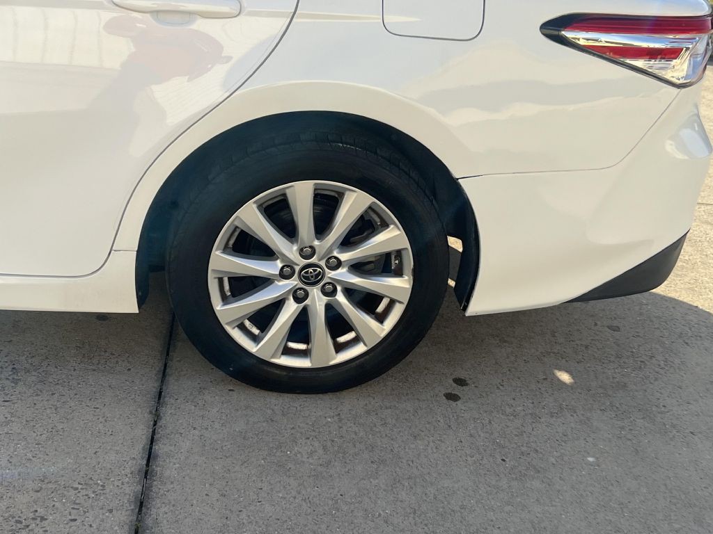 2018 Toyota Camry Image 19