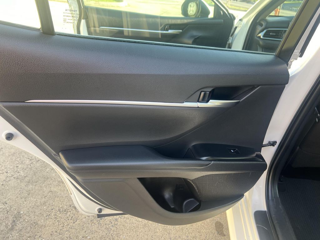 2018 Toyota Camry Image 20