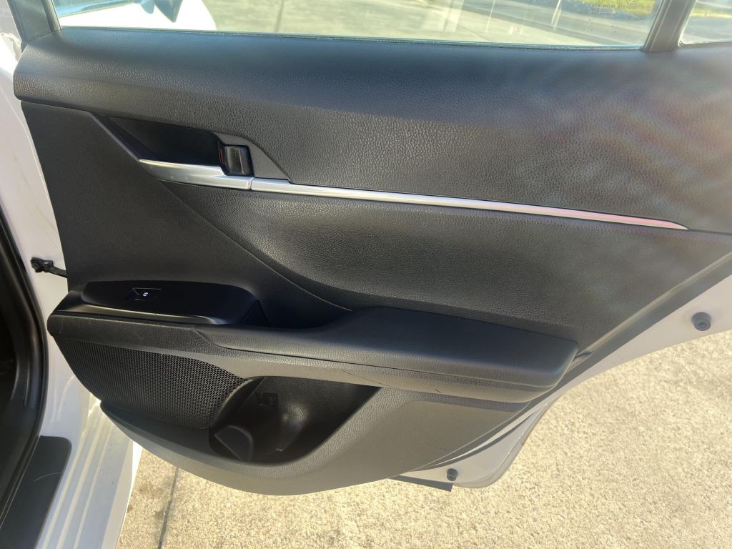 2018 Toyota Camry Image 23