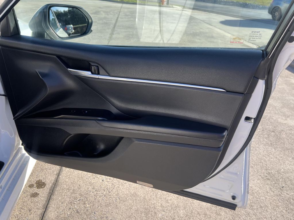 2018 Toyota Camry Image 24