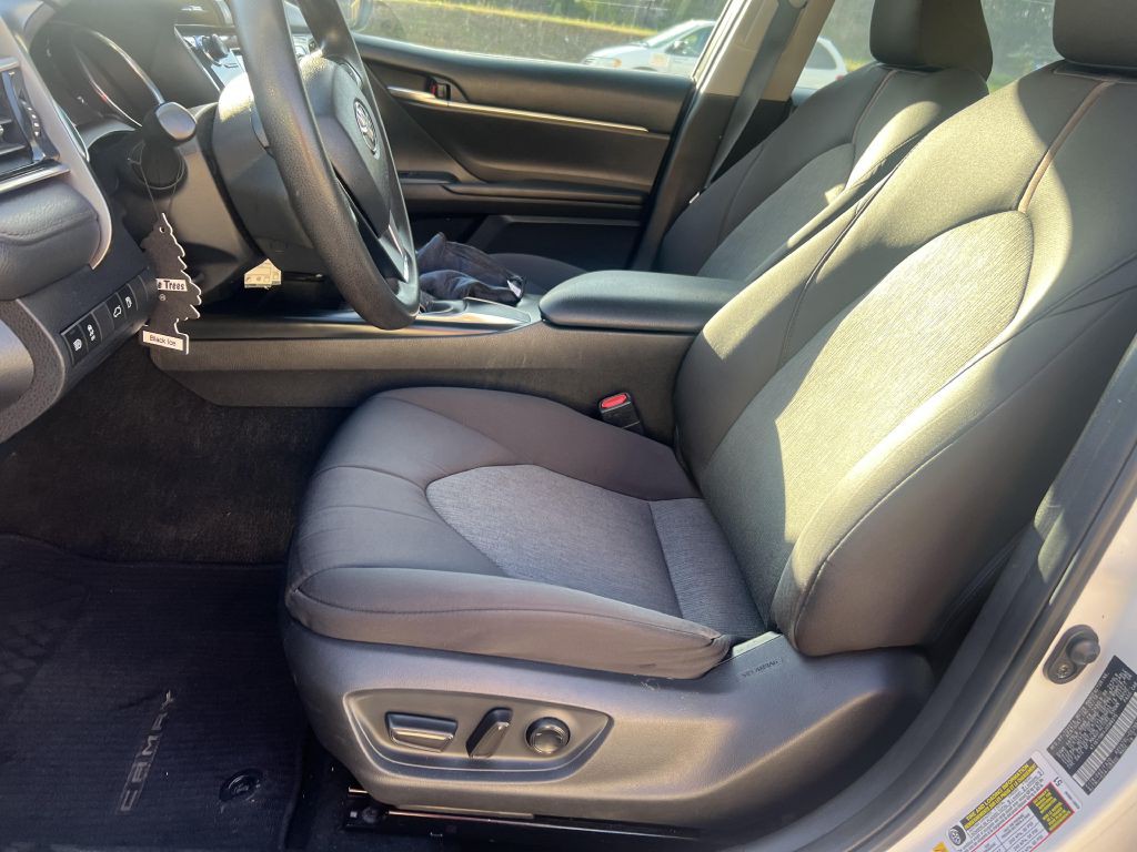 2018 Toyota Camry Image 29