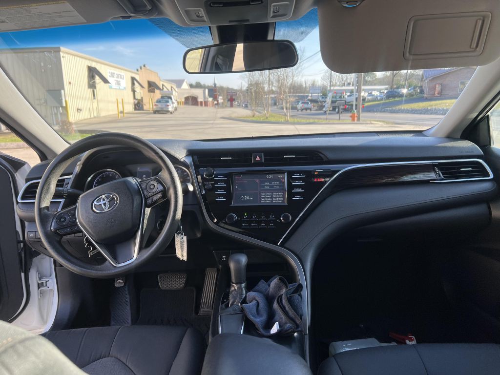 2018 Toyota Camry Image 36