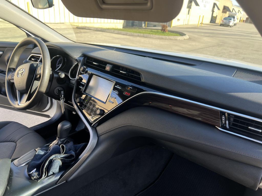 2018 Toyota Camry Image 38