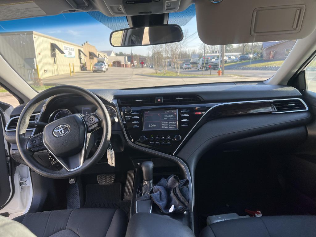 2018 Toyota Camry Image 40