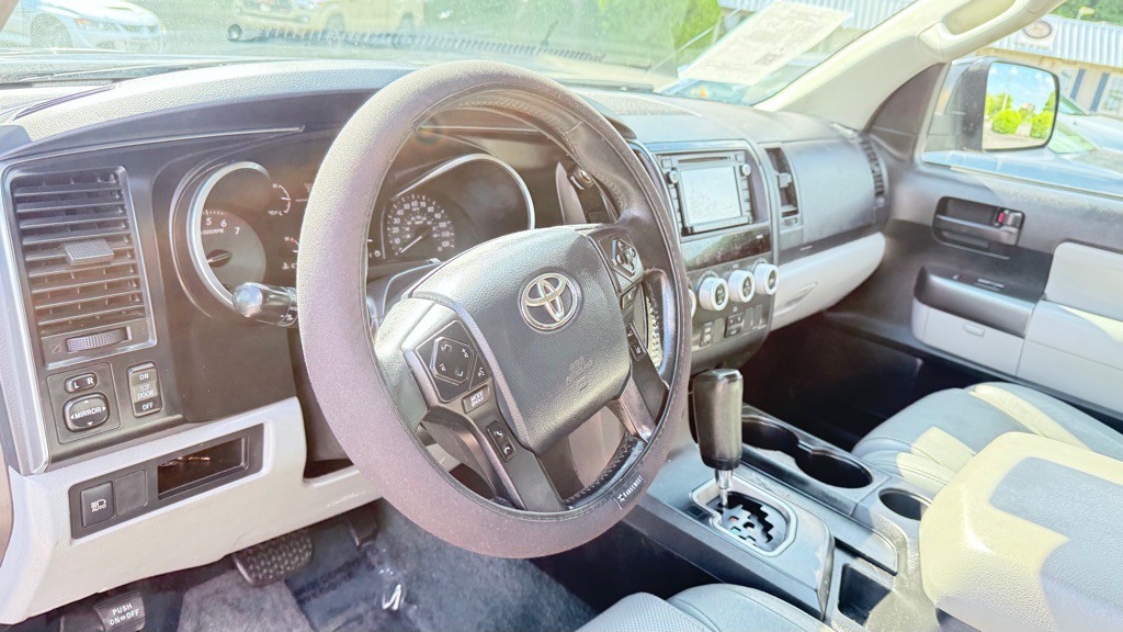 2018 Toyota Sequoia Image 11