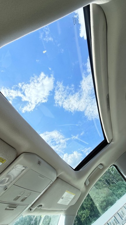 2018 Toyota Sequoia Image 17