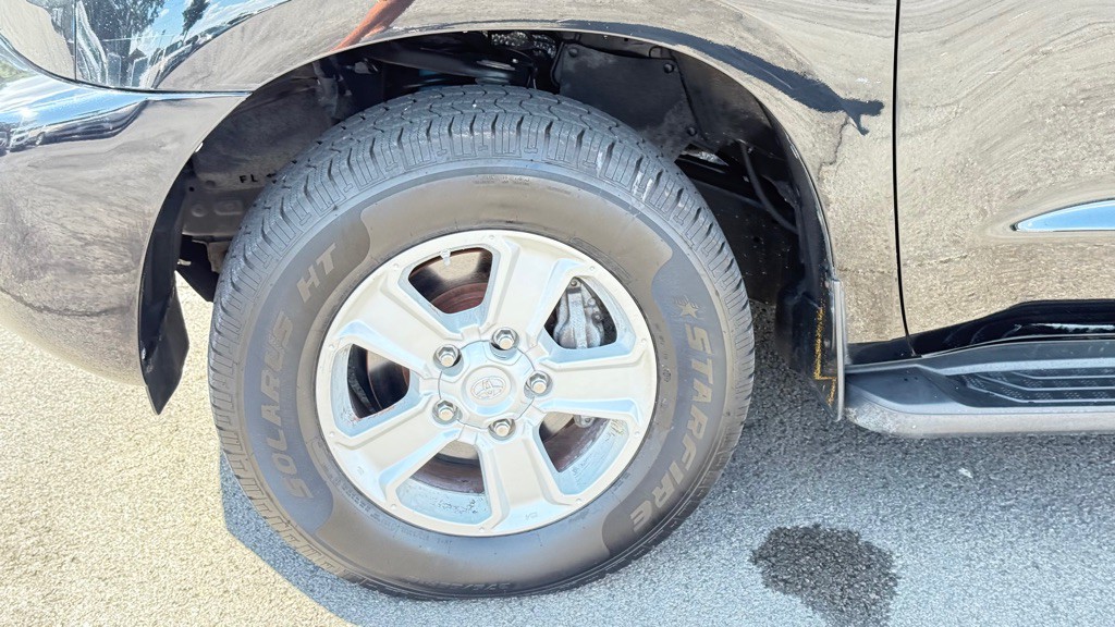 2018 Toyota Sequoia Image 18